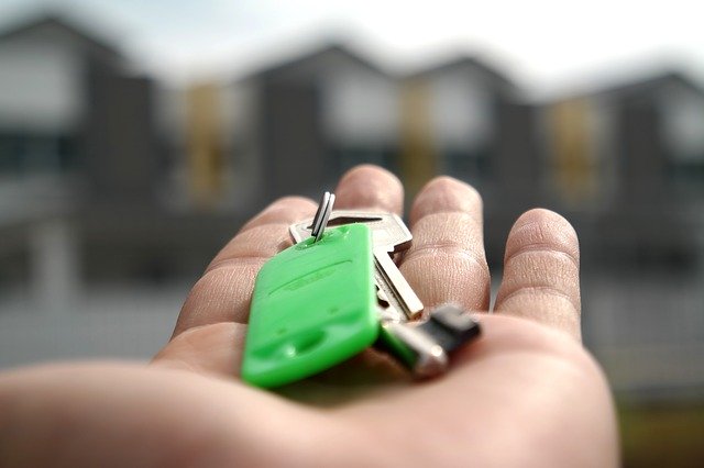 předávání klíčů od nového domu